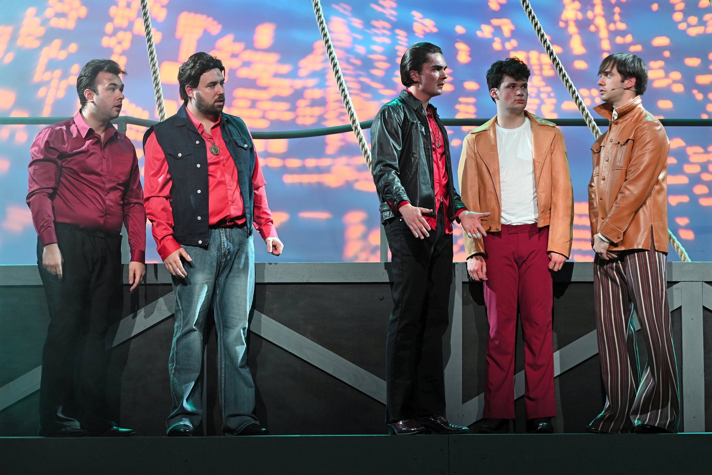 Saturday Night Fever :: Hertford Dramatic and Operatic Society