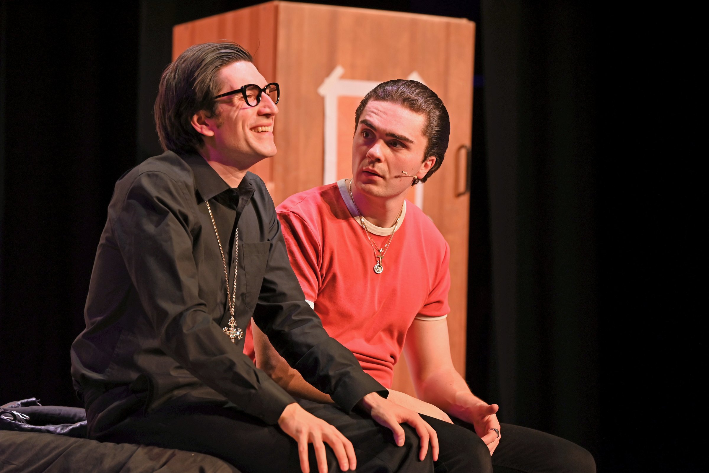 Saturday Night Fever :: Hertford Dramatic and Operatic Society